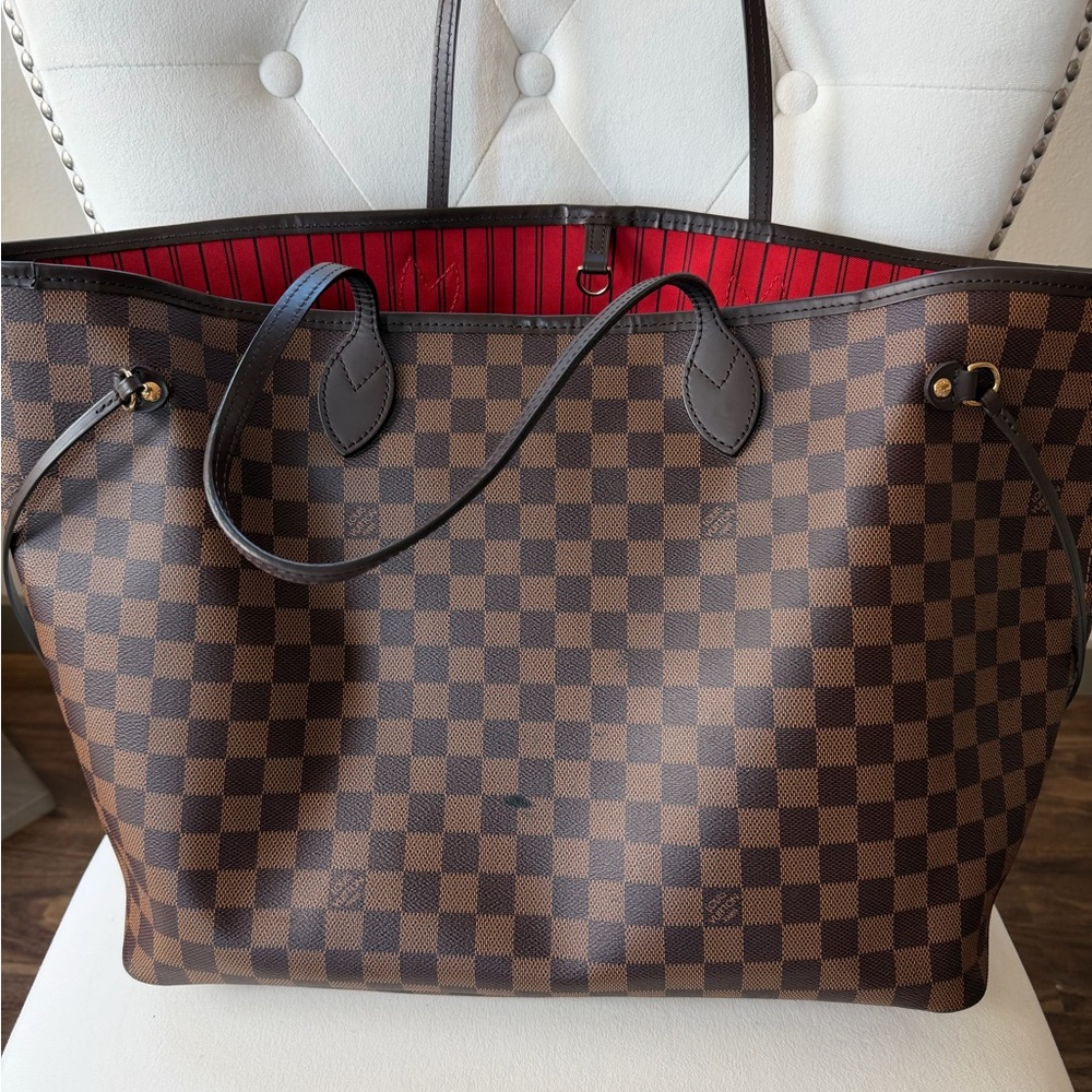 Authentic Louis Vuitton Neverfull GM - Picture 2 of 14